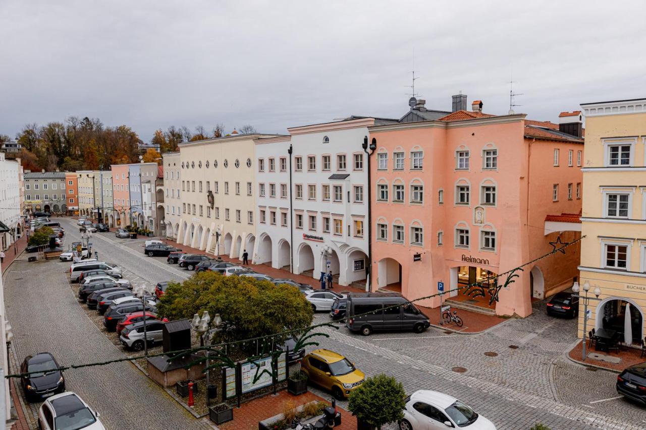 Highlight Am Stadtplatz Muehldorf - C4S Come4Stay - 2 Zimmer Wohnung I Bis Zu 5 Gaeste Bagian luar foto