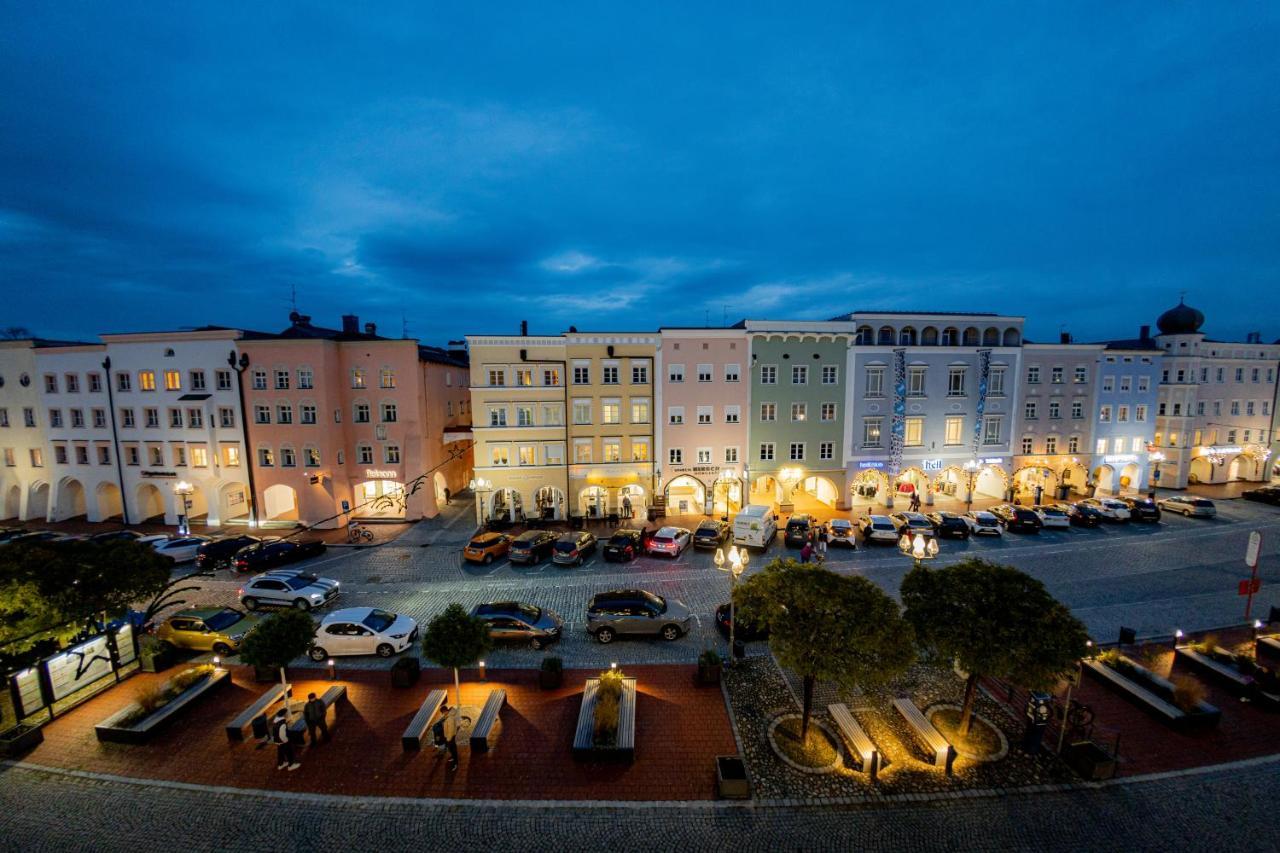 Highlight Am Stadtplatz Muehldorf - C4S Come4Stay - 2 Zimmer Wohnung I Bis Zu 5 Gaeste Bagian luar foto