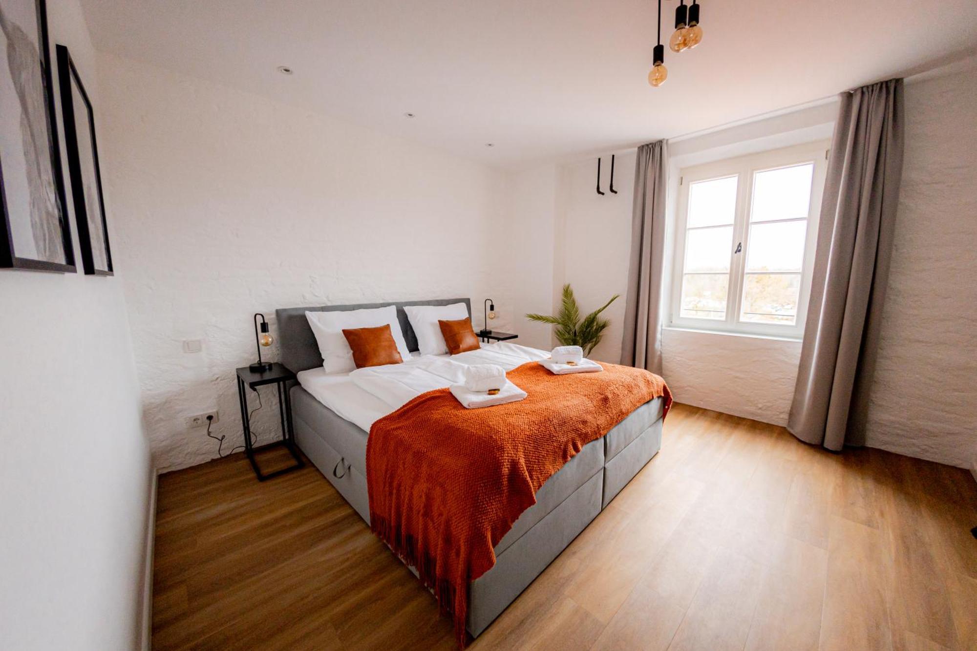 Highlight Am Stadtplatz Muehldorf - C4S Come4Stay - 2 Zimmer Wohnung I Bis Zu 5 Gaeste Bagian luar foto