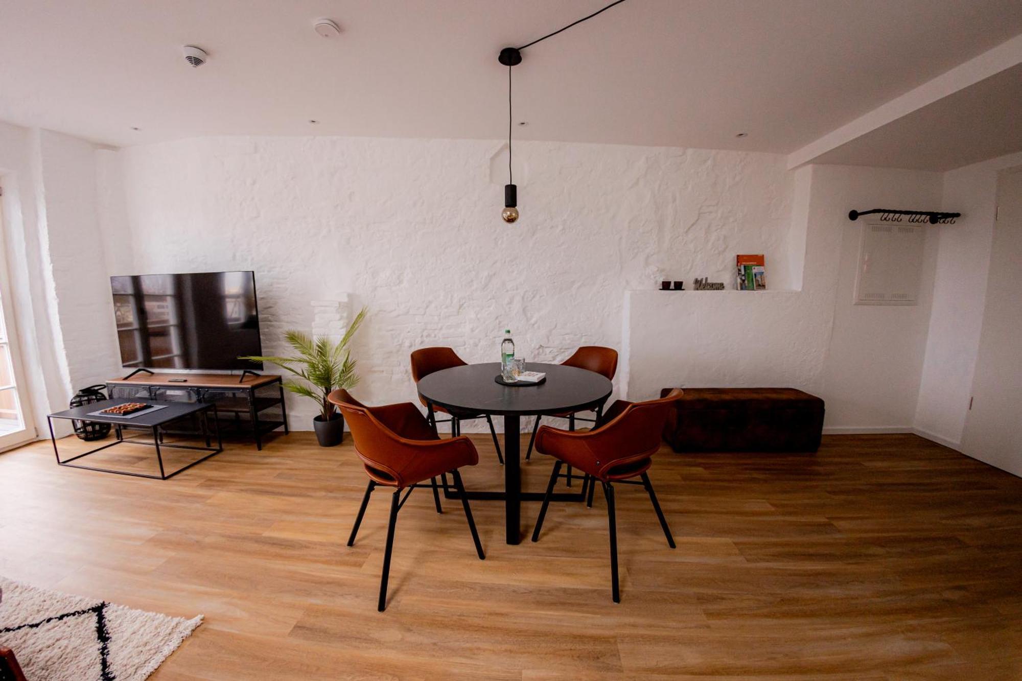 Highlight Am Stadtplatz Muehldorf - C4S Come4Stay - 2 Zimmer Wohnung I Bis Zu 5 Gaeste Bagian luar foto