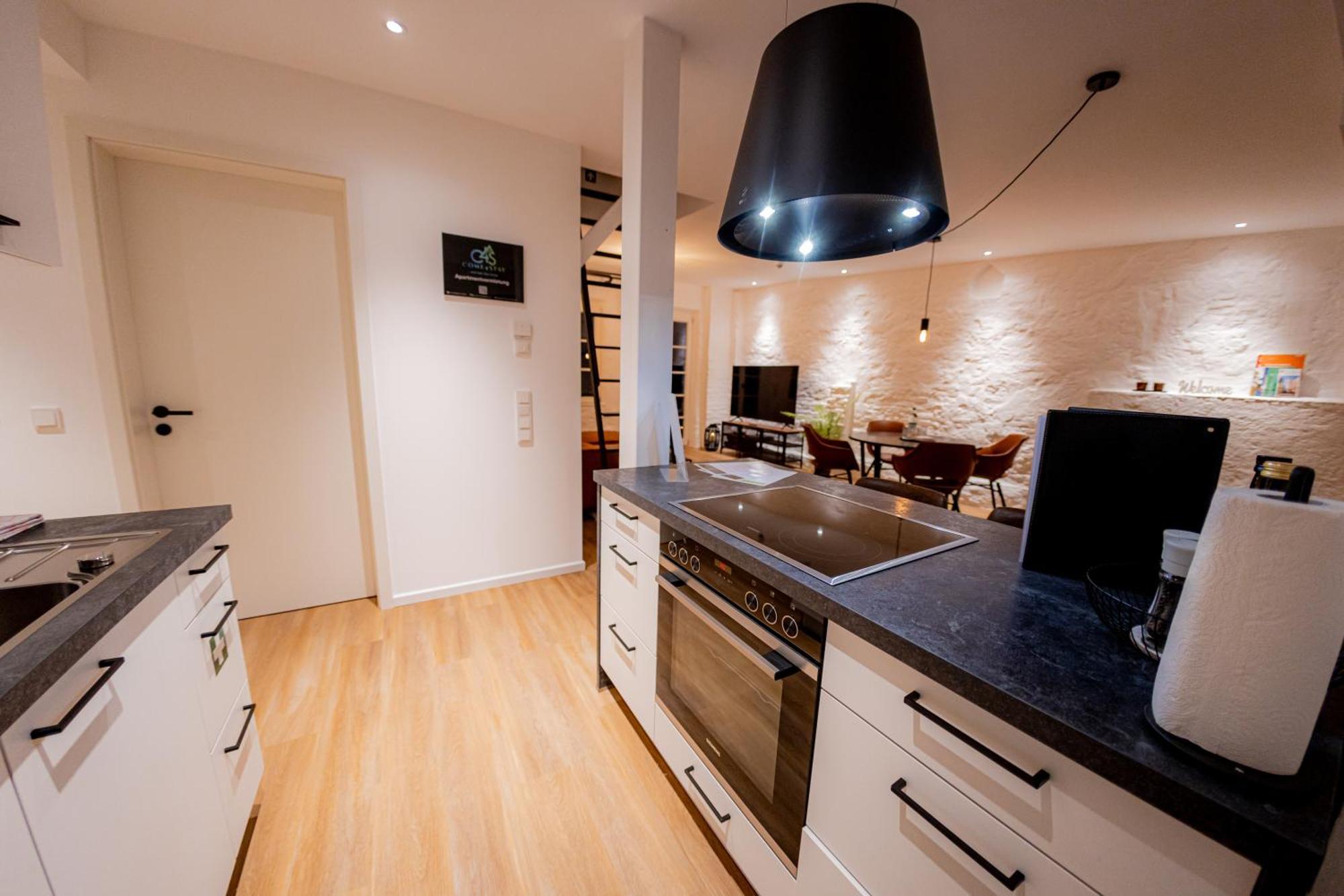 Highlight Am Stadtplatz Muehldorf - C4S Come4Stay - 2 Zimmer Wohnung I Bis Zu 5 Gaeste Ruang foto