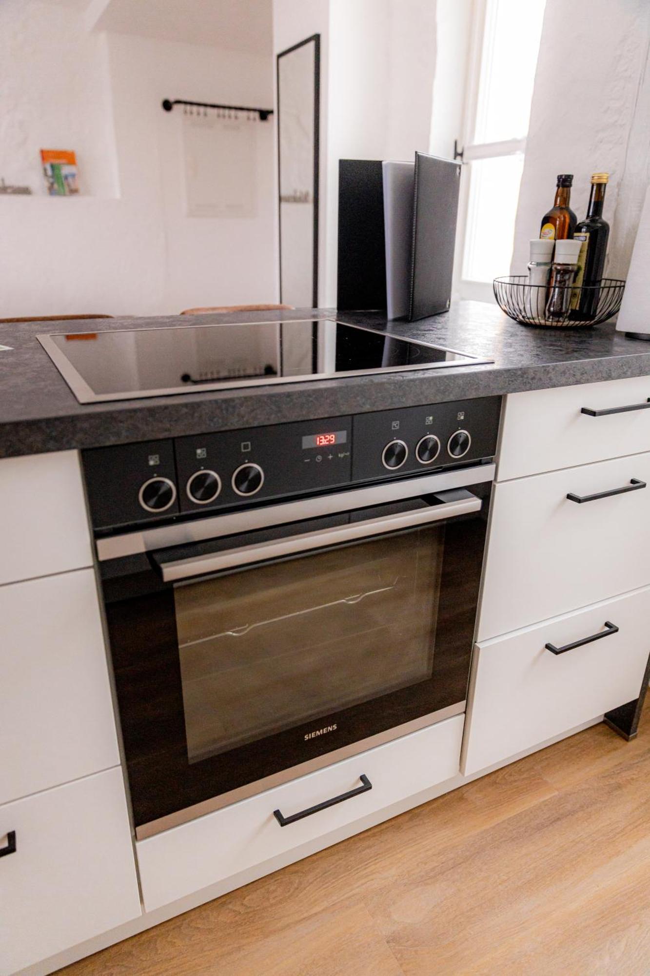 Highlight Am Stadtplatz Muehldorf - C4S Come4Stay - 2 Zimmer Wohnung I Bis Zu 5 Gaeste Ruang foto